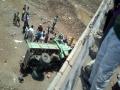 पुलावरुन ट्रक कोसळला; एक ठार, दोन जखमी - Marathi News | Truck collapses; One killed, two injured | Latest maharashtra News at Lokmat.com
