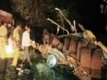 नांदेडजवळ व-हाडाच्या बसला अपघात होऊन ९ ठार - Marathi News | 9 killed in a bus accident near Nanded | Latest maharashtra News at Lokmat.com