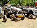 अवैध रेतीचे पाच ट्रॅक्टर ग्रामस्थांनी पकडले - Marathi News | Five tractors of illegal sand were caught by the villagers | Latest chandrapur News at Lokmat.com