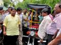 बॅटरीवर चालणारी रिक्षा... - Marathi News | Battery powered autorickshaw | Latest amravati News at Lokmat.com