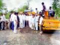 पावसाळ्यातील रस्त्याचे काम नागरिकांनी पाडले बंद - Marathi News | The work of road in the rainy season was stopped by the citizens | Latest vardha News at Lokmat.com