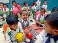 डोळ्यात पाणी, शाळेत गाणी - Marathi News | Water in the eyes, songs in the school | Latest nagpur News at Lokmat.com