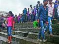 भुशी धरणाच्या पायऱ्या पावसाअभावी कोरड्या - Marathi News | Bhushi dam steps dry due to rain | Latest pune News at Lokmat.com