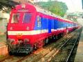 दोन डेमू ट्रेनला जोडणार प्रत्येकी चार डबे - Marathi News | Four coaches each connecting two DEMU trains | Latest mumbai News at Lokmat.com