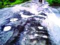 रस्त्याचे ६५ कोटी खड्ड्यात - Marathi News | 65 crores of roads in the road | Latest raigad News at Lokmat.com