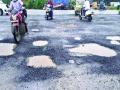 कळंबोली सर्कल खड्ड्यांत - Marathi News | Kalamboli Circle Rocks | Latest navi-mumbai News at Lokmat.com