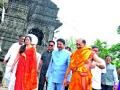 राज्यपालांनी घेतले त्र्यंबकेश्वराचे दर्शन - Marathi News | Governor's visit to Trimbakeshwar | Latest nashik News at Lokmat.com
