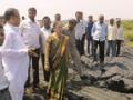कंपनीने राख टाकल्याने तलावातील पाण्याचा प्रवाह थांबला - Marathi News | The water flow of the lake stopped due to the ashes of the company | Latest chandrapur News at Lokmat.com