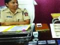 नकली हिरे, सोने देऊन फसवणारी टोळी जेरबंद - Marathi News | Fake diamonds, cheating gangs by sleeping | Latest navi-mumbai News at Lokmat.com