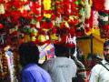 शहरातील बाजारपेठा, मंदिरे सजली - Marathi News | Marketplaces in the city, the temples were decorated | Latest navi-mumbai News at Lokmat.com