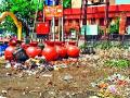 गोदाकाठाला कचराकुंडीचे स्वरूप - Marathi News | The nature of garbage in the Godkatha | Latest nashik News at Lokmat.com
