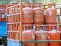 गॅस सिलिंडरसाठी तब्बल २५ किमीची पायपीट - Marathi News | 25 kph pavement for gas cylinders | Latest vardha News at Lokmat.com
