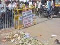 अधिका-यांची दिवाळी; शहरात कच-याचे ढीग ! - Marathi News | Officials of Diwali; The city's garbage dump! | Latest akola News at Lokmat.com