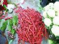 लालचुटूक गाजरांची रोजची मागणी पाच हजार किलोंची - Marathi News | Daily demand of red pickery carrots is about 5000 kilos | Latest thane News at Lokmat.com