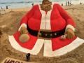 जगातील सर्वाधिक उंचीचा वाऴूचा 'सांताक्लॉज' भारतात - Marathi News | World's tallest 'Santa Claus' in India | Latest national News at Lokmat.com