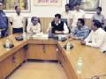 रवी राणा यांची जिल्हाधिकारी कार्यालयात मॅराथॉन बैठक - Marathi News | Marathon meeting at Ravi Rana's collectorate office | Latest amravati News at Lokmat.com