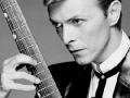 रॉकस्टार डेव्हिड बोवींचे कर्करोगाशी झुंजताना निधन - Marathi News | Rockstar David Bowie dies while fighting cancer | Latest international News at Lokmat.com