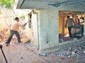 डिसूझा कॉलनीतील अतिक्रमणावर हातोडा - Marathi News | Hammer on the encroachers at D'Souza Colony | Latest nashik News at Lokmat.com