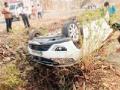 कार अपघात... - Marathi News | Car accident ... | Latest yavatmal News at Lokmat.com