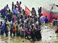 वसईत वऱ्हाडाची बोट उलटली - Marathi News | Vasayat Varhadah's boat got down | Latest maharashtra News at Lokmat.com