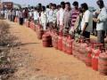 प्रत्येक स्वयंपाकघर धूरमुक्त करणार, गरीबांना LPG कनेक्शनसाठी 2000 कोटींची तरतूद - Marathi News | 2000 crores for LPG connections to the poor, making each kitchen smoke free | Latest national News at Lokmat.com