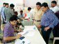 आवारपूर येथे पोलिसांचे आरोग्य तपासणी शिबिर - Marathi News | Police's health check-up camp at Awalarpur | Latest chandrapur News at Lokmat.com