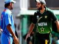 पाक मीडियाचा कर्णधार, कोचवर हल्लाबोल - Marathi News | Pakistan captain, coach attack | Latest international News at Lokmat.com