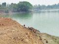 नढाळ तलाव बुजविणाऱ्यांवर कारवाई - Marathi News | Action on those who are proud of Nadal lake | Latest raigad News at Lokmat.com