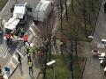 ब्रसेल्समध्ये पोलिसांच्या छाप्या दरम्यान स्फोट, १ ठार - Marathi News | Blasts during police raids in Brussels, 1 killed | Latest international News at Lokmat.com