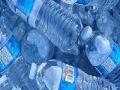 बाटलीबंद पाणी व कोल्ड्रिंक कंपन्यांचा पाणीपुरवठाही बंद करा! - Marathi News | Close the water supply of bottled water and cold companies! | Latest maharashtra News at Lokmat.com