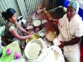 ‘पिठलं-भाकरी स्टॉल’चा आधार - Marathi News | The basis of 'Pithala-Bata Stall' | Latest mumbai News at Lokmat.com