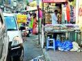 बहुसंख्य पदपथ विक्रेत्यांकडून गिळंकृत - Marathi News | The majority of the footpaths are swallowed by sellers | Latest pune News at Lokmat.com