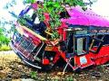 एसटी अपघातात १५ जण जखमी - Marathi News | 15 injured in ST accident | Latest maharashtra News at Lokmat.com
