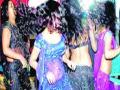 मीरा रोडला ४ बारवर छापे - Marathi News | Raid on Mira Road 4 bars | Latest thane News at Lokmat.com