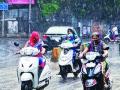 पहिल्याच पावसाचे २ बळी; पुणेकरांची उडाली तारांबळ - Marathi News | 2nd rain in first rain Punekar's Udayali Rambal | Latest maharashtra News at Lokmat.com