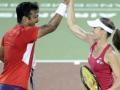 पेस आणि हिंगीस यांचे शानदार विजेतेपद - Marathi News | Paes and Hingis won the bronze | Latest other-sports News at Lokmat.com