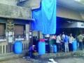 समांतर रस्त्यालगत बेकायदा टपऱ्या - Marathi News | Illegal sketches in parallel streets | Latest maharashtra News at Lokmat.com