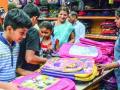 शालेय खरेदीसाठी बाजारात धूम... - Marathi News | Market trends for school purchases ... | Latest maharashtra News at Lokmat.com