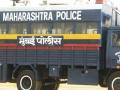 पोलिसांची व्हॅन फोडली, दोघांना अटक - Marathi News | Police van destroyed, both arrested | Latest maharashtra News at Lokmat.com
