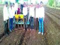 शेतक-यांनी केला पेरणी यंत्रात बदल - Marathi News | The farmer changed the sowing machinery | Latest buldhana News at Lokmat.com