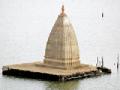 पुरातन मंदिराचे दर्शन... - Marathi News | View of the ancient temple ... | Latest vardha News at Lokmat.com