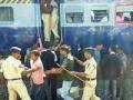 तिकीट तपासणी अभियानाच्या नावे प्रवाशांची लूट - Marathi News | Looters of commuters on the ticket inspection drive | Latest gondia News at Lokmat.com