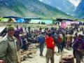 काश्मीर खोऱ्यात यात्रेकरुंचा दिवसा प्रवासही धोकादायक - Marathi News | Traveling in the valley of Kashmir is also dangerous | Latest maharashtra News at Lokmat.com