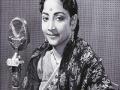 आज लोकप्रिय गायिका गीता दत्त यांची पुण्यतिथी - Marathi News | Today's death anniversary of popular singer Geeta Dutt | Latest filmy News at Lokmat.com