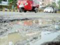 खड्ड्यांवरून खडाजंगी - Marathi News | From the potholes | Latest nagpur News at Lokmat.com
