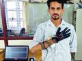बोलण्याच्या समस्येवर ‘मुद्रा’ स्मार्ट ग्लोव्ह - Marathi News | 'Mudra' Smart Glove on Speech Problems | Latest jarahatke News at Lokmat.com