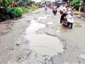 खड्डेमय अंतर्गत रस्ते दुरूस्त करा - Marathi News | Repair the roads in the puddle | Latest gadchiroli News at Lokmat.com
