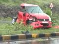 कारंजा चक्रीघाटात अपघात, एक महिला ठार तर तीन जखमी - Marathi News | Carranza accidentally injured, while one woman killed and three injured | Latest maharashtra News at Lokmat.com