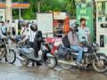 हेल्मेट असो वा नसो, पेट्रोल देणार ! - Marathi News | Whether the helmet or not, petrol will! | Latest nagpur News at Lokmat.com