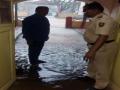 पोलीस ठाण्यात शिरले पावसाचे पाणी ! - Marathi News | Police water in the rain water! | Latest vashim News at Lokmat.com
